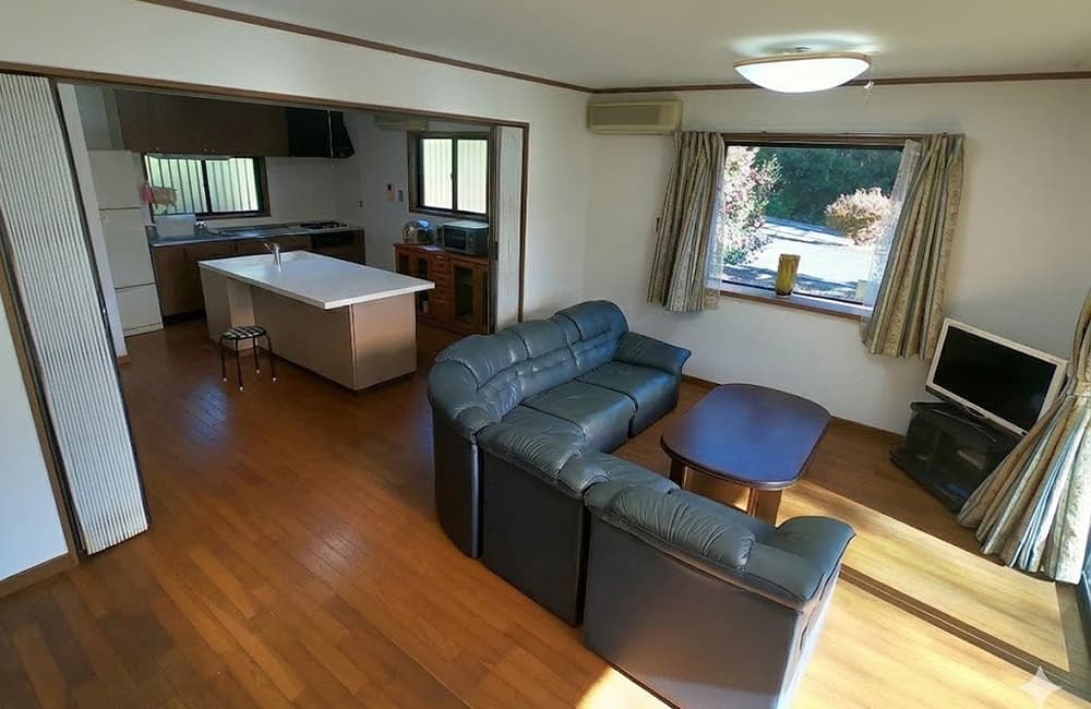 中古住宅・中古一戸建て　沼津市足高　5LDK